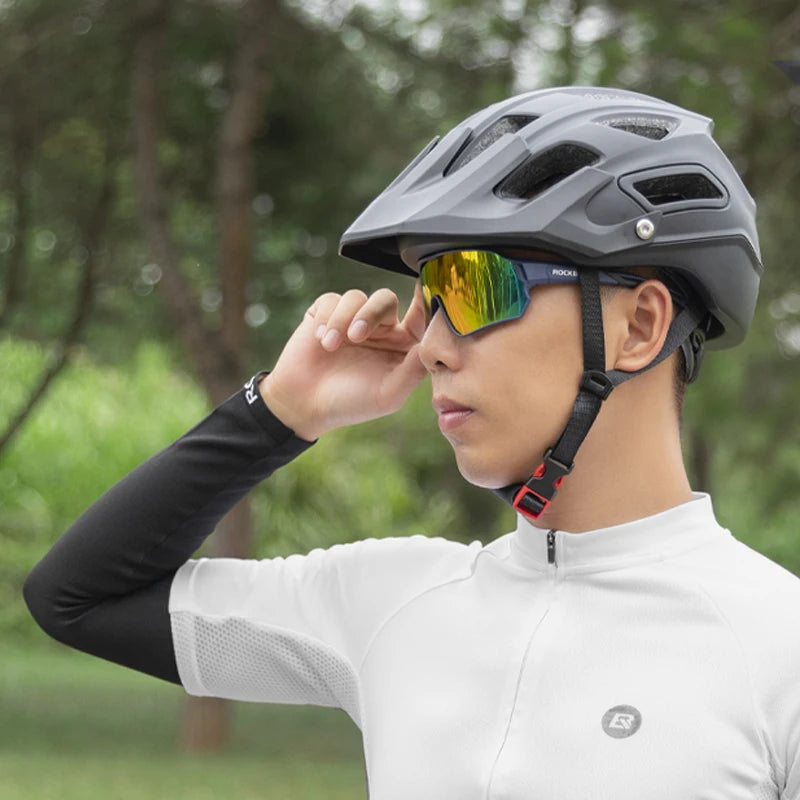 White and blue polarized cycling glasses - view 5