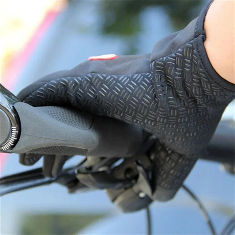 Windproof gloves zip closure detail - view 5