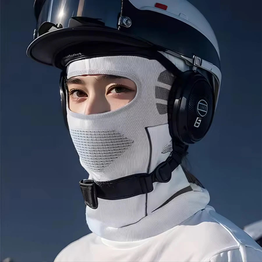 Cold-proof thermal scarf worn as neck cover